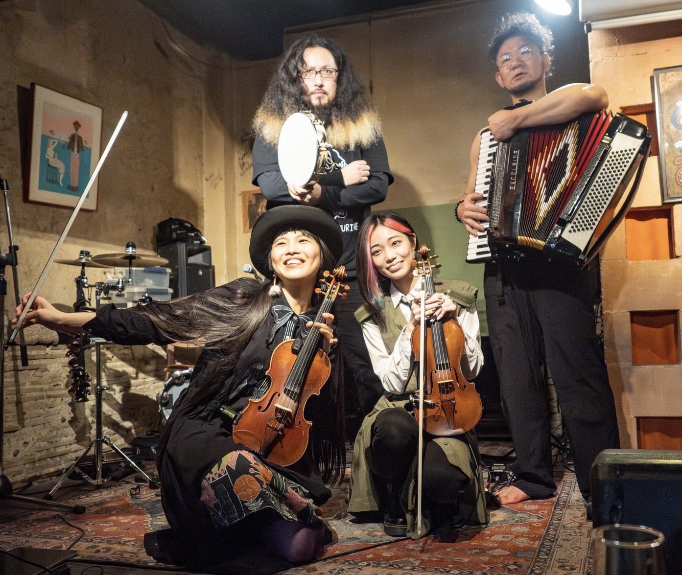 「1/29(木)【マッスルミュージカル×舞舞コンビ】ガチタンバリン大石竜輔/Accordion 都丸智栄/Violin 磯部舞子/Violin 大谷舞 ＠東京・ドットドット秋田犬」のアイキャッチ画像