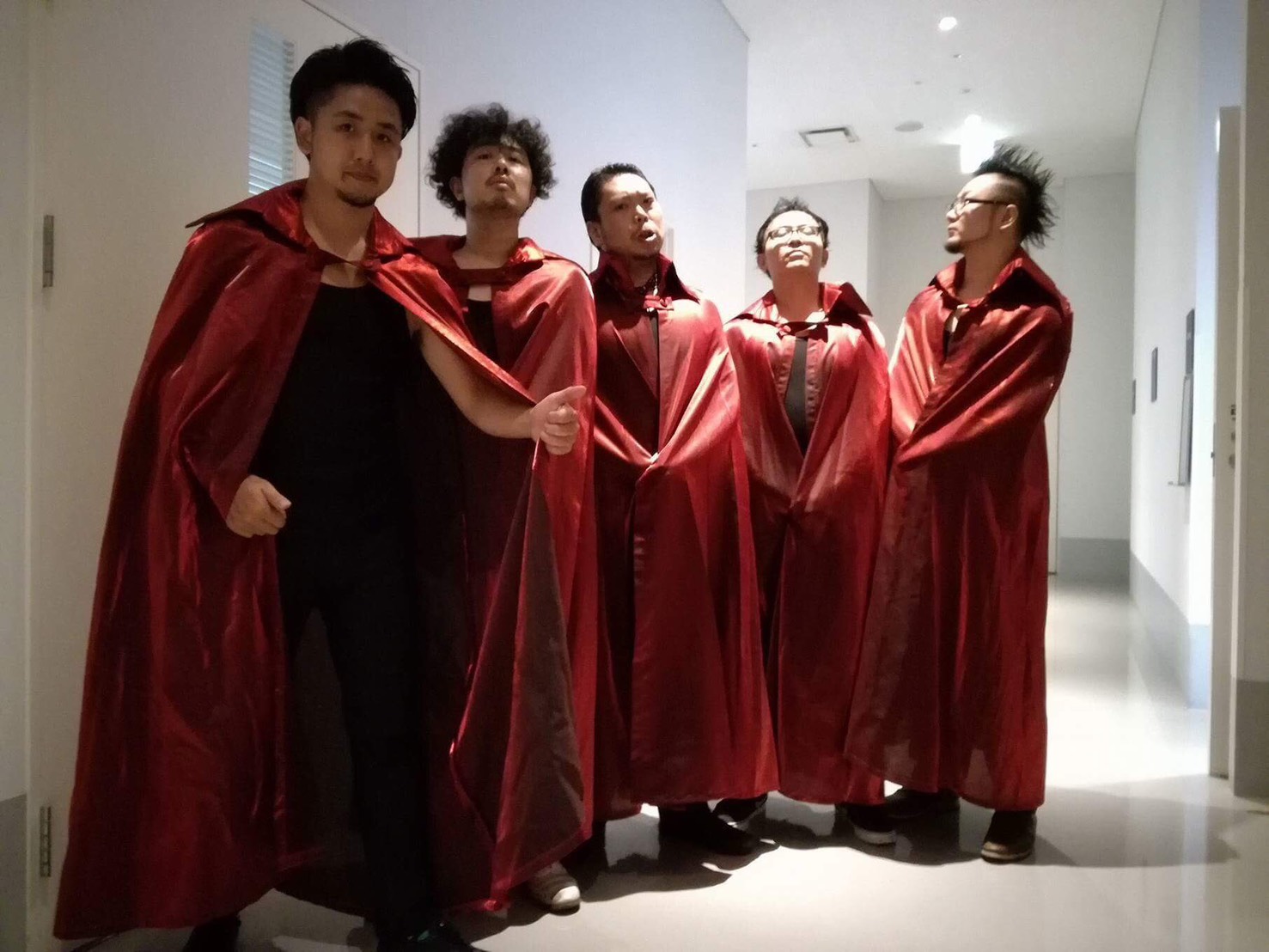 「10/11(日)黒タンク赤マント集団の襲撃【カリトマトナベシーシャカ】＠東京・ドットドット秋田犬」のアイキャッチ画像