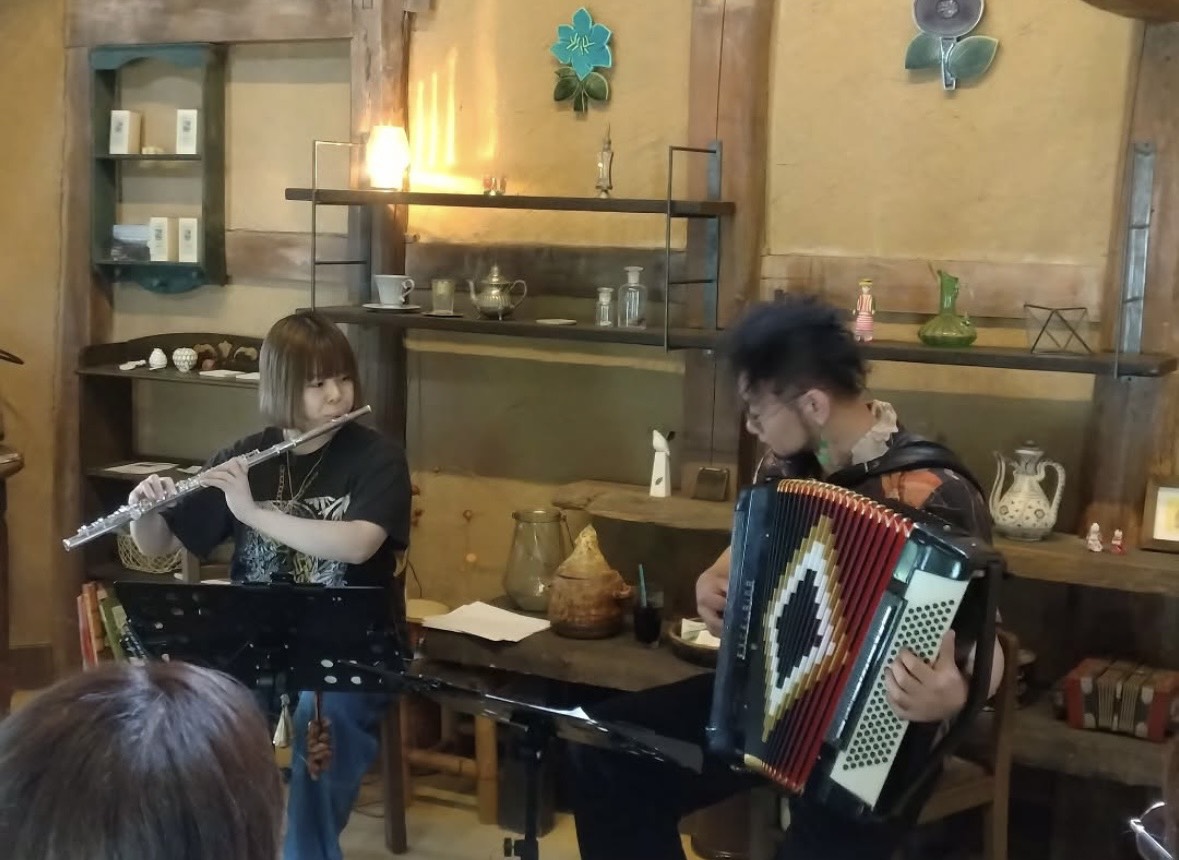 「7/4(土) 【極上の生音 うにゃ研超至近距離ライブ】矢島絵里子fl×都丸智栄acc＠下北沢・lete」のアイキャッチ画像